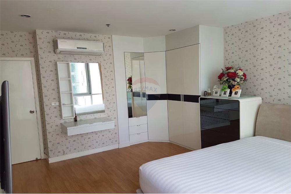 The Rajdamri Condo for rent